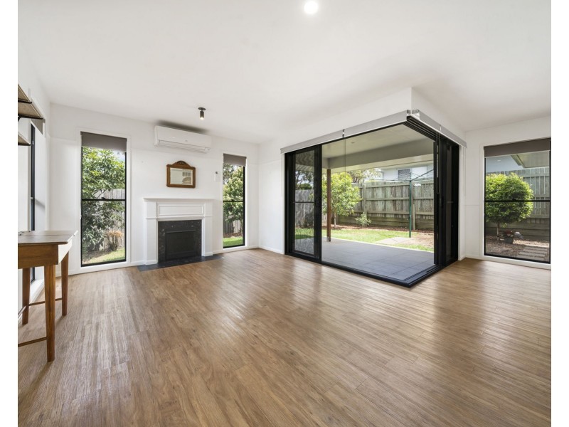 18 Orchard Lane, Glenvale QLD 4350