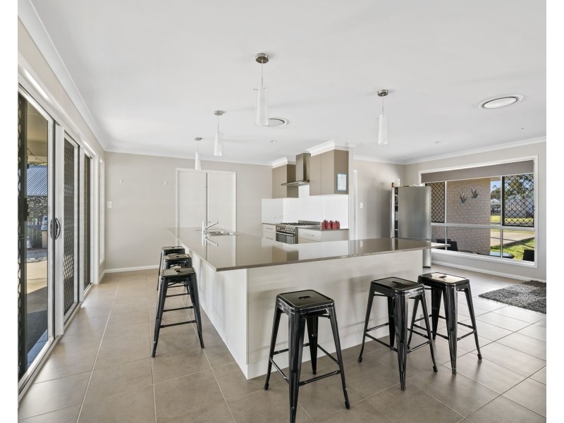 10 Harth Street, Goombungee QLD 4354