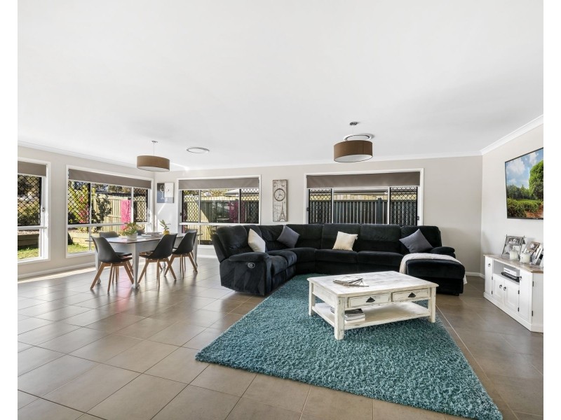 10 Harth Street, Goombungee QLD 4354