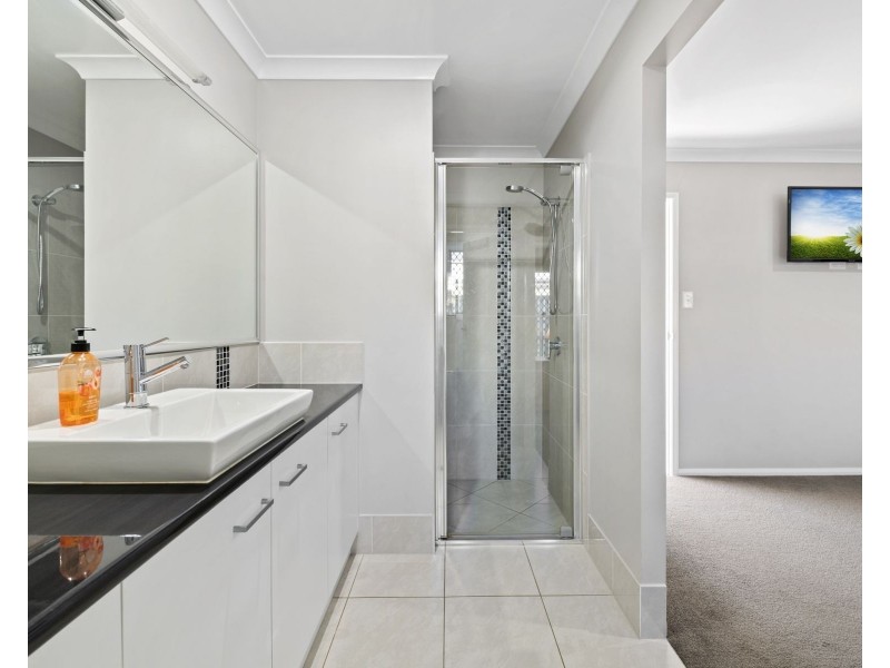10 Harth Street, Goombungee QLD 4354
