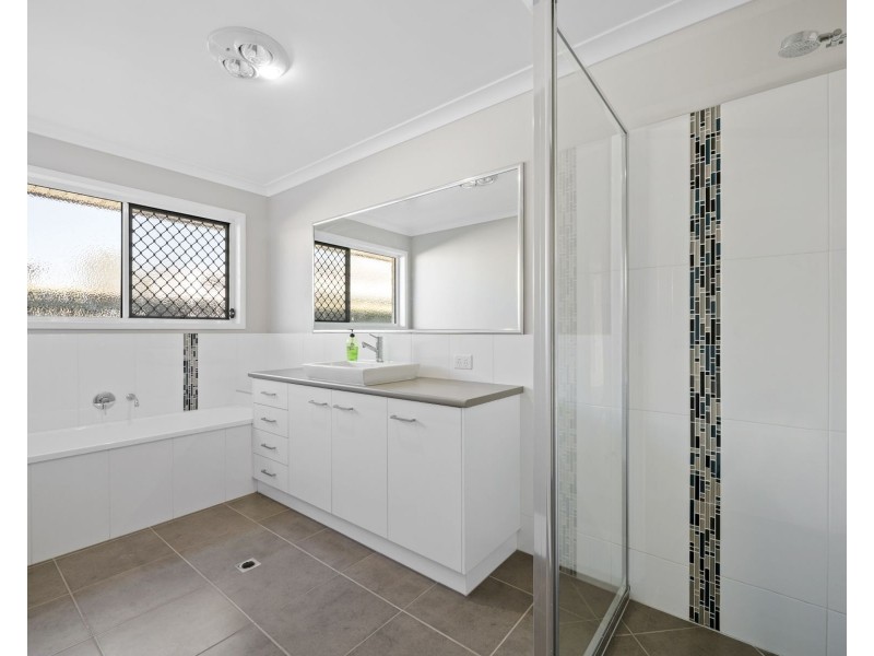10 Harth Street, Goombungee QLD 4354