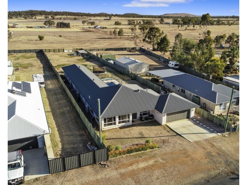 10 Harth Street, Goombungee QLD 4354