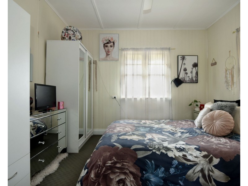 1 Weetwood Street, Newtown QLD 4350