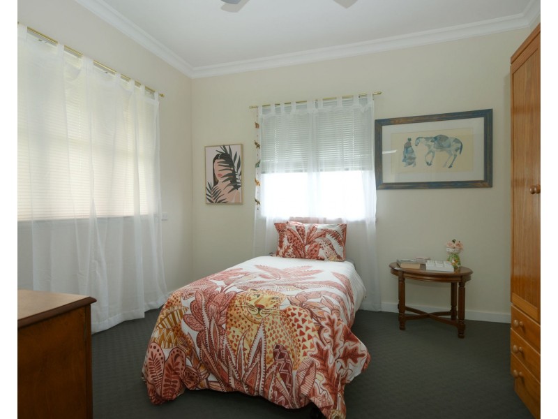 1 Weetwood Street, Newtown QLD 4350