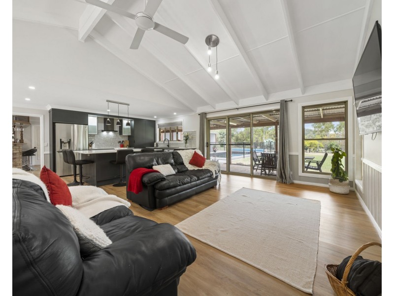 292 Glenvale Road, Glenvale QLD 4350