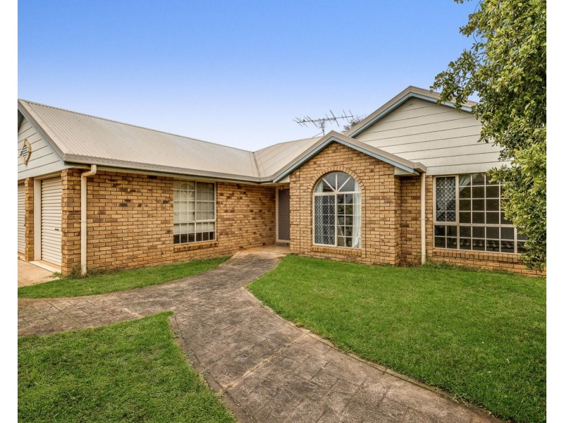 26 Bouganvillea Drive, Middle Ridge QLD 4350