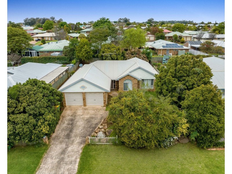 26 Bouganvillea Drive, Middle Ridge QLD 4350