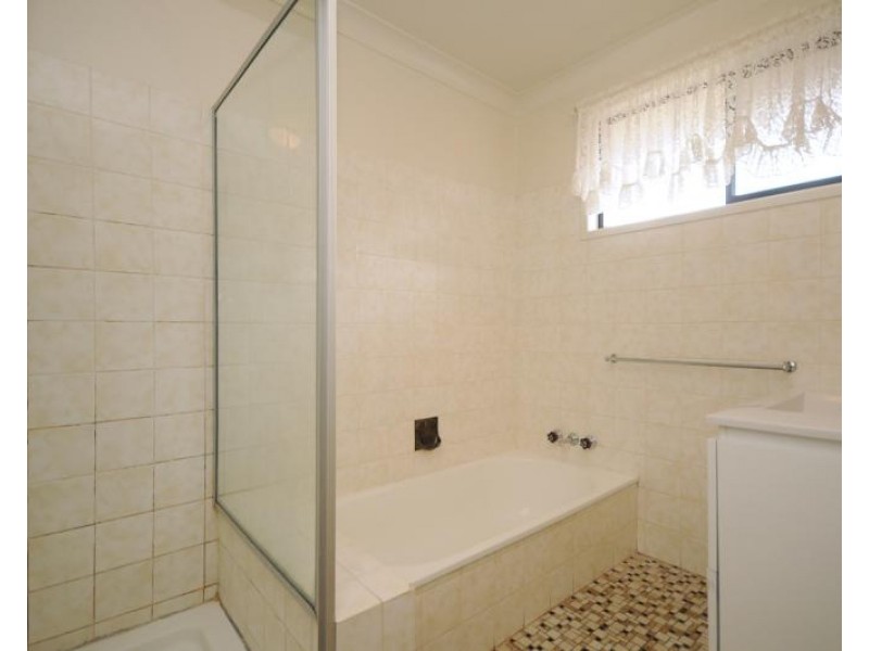 15 Aruma Street, Wilsonton Heights QLD 4350