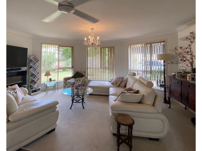 16 Willowburn Drive, Rockville QLD 4350