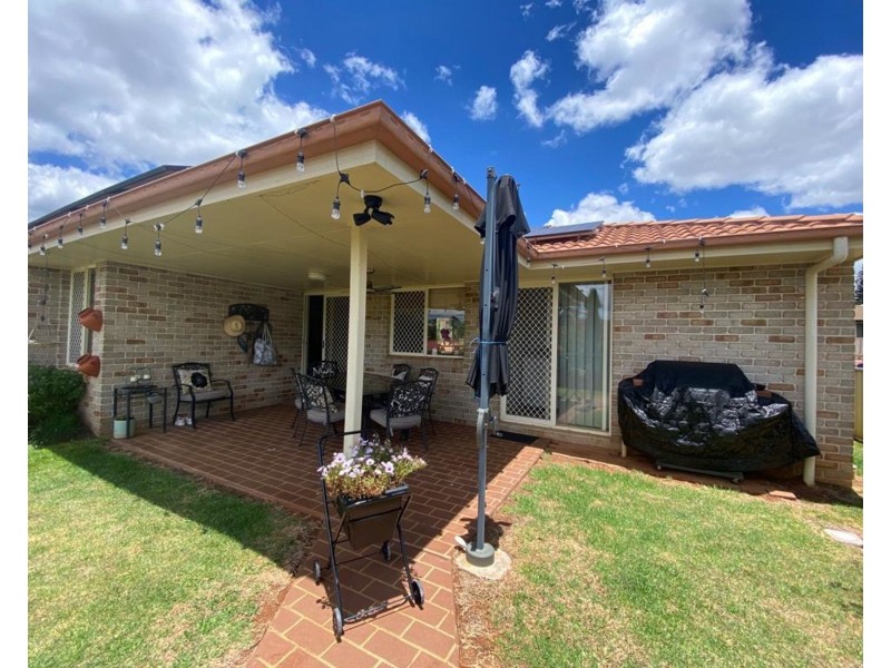 16 Willowburn Drive, Rockville QLD 4350