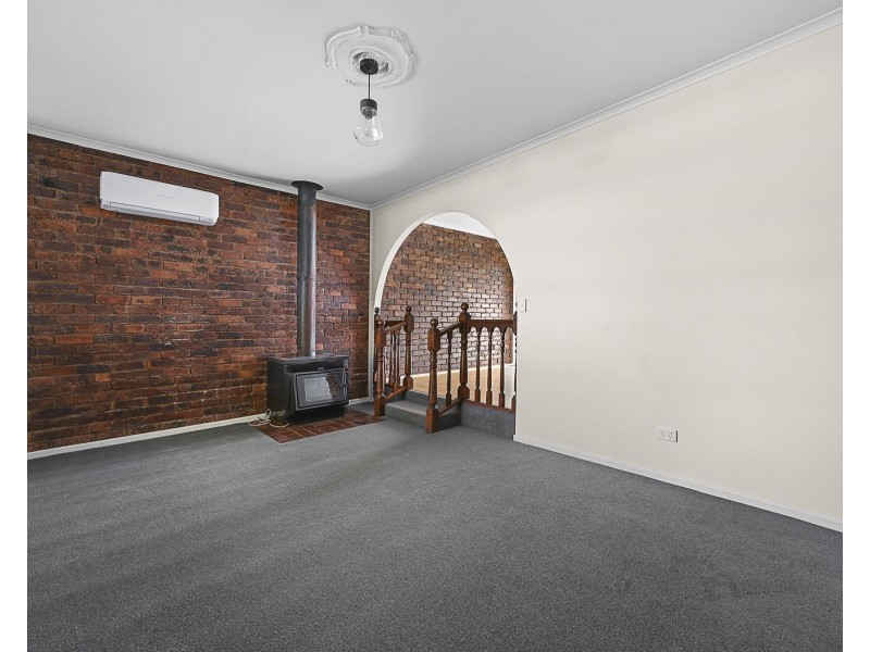 42 Jennifer Crescent, Darling Heights QLD 4350