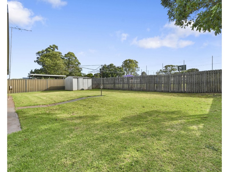 42 Jennifer Crescent, Darling Heights QLD 4350