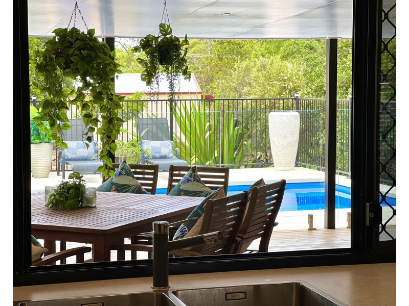 2 Clive Crescent, Withcott QLD 4352