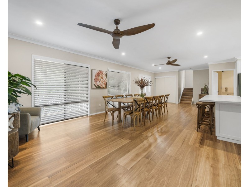2 Clive Crescent, Withcott QLD 4352