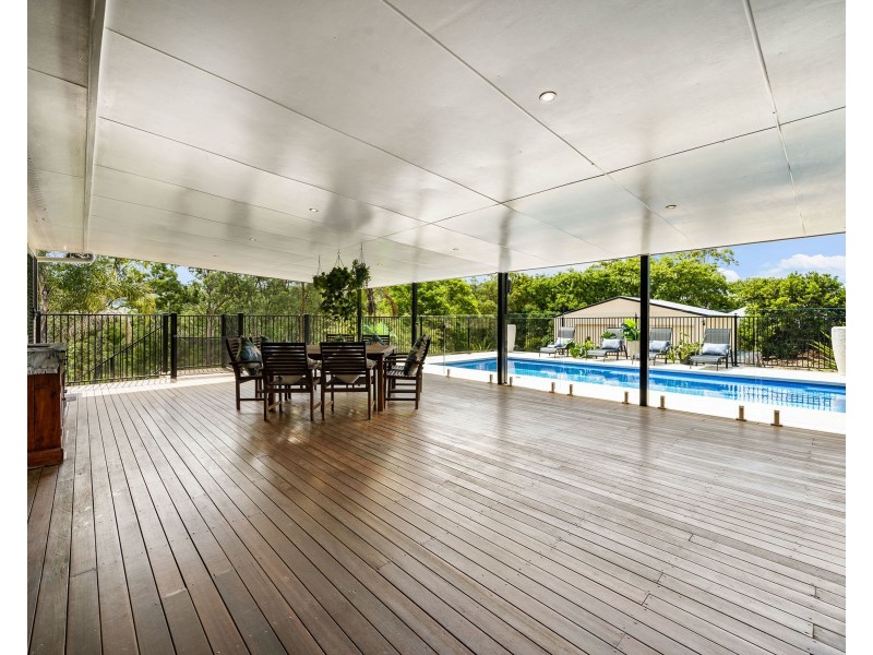 2 Clive Crescent, Withcott QLD 4352