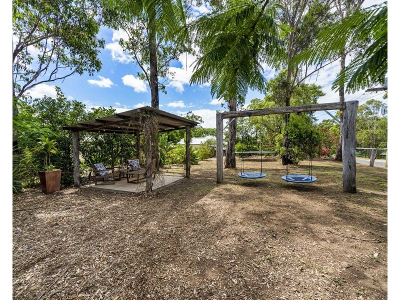 2 Clive Crescent, Withcott QLD 4352