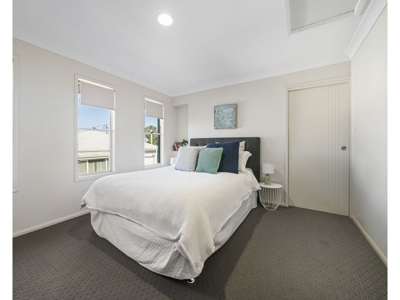 2/37 Gipps Street, Drayton QLD 4350