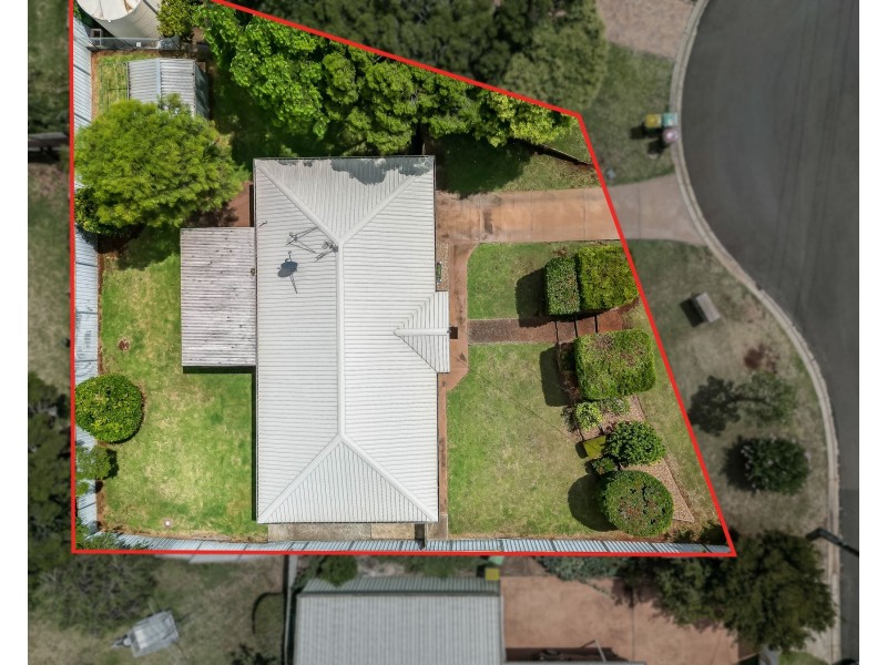 5 Walnut Court, Newtown QLD 4350