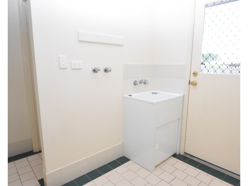 1 Stoneyhurst Court, Glenvale QLD 4350