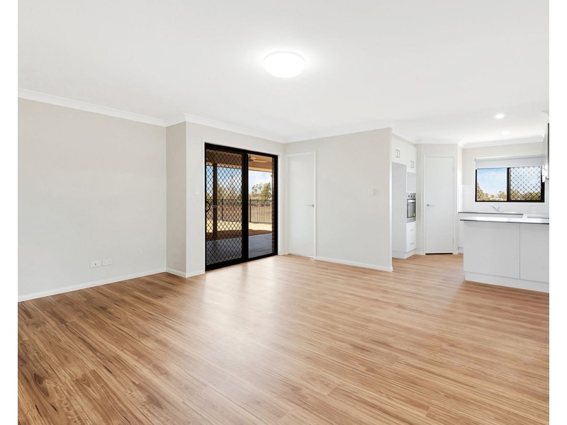 30 Myrtleford Crescent, Cambooya QLD 4358