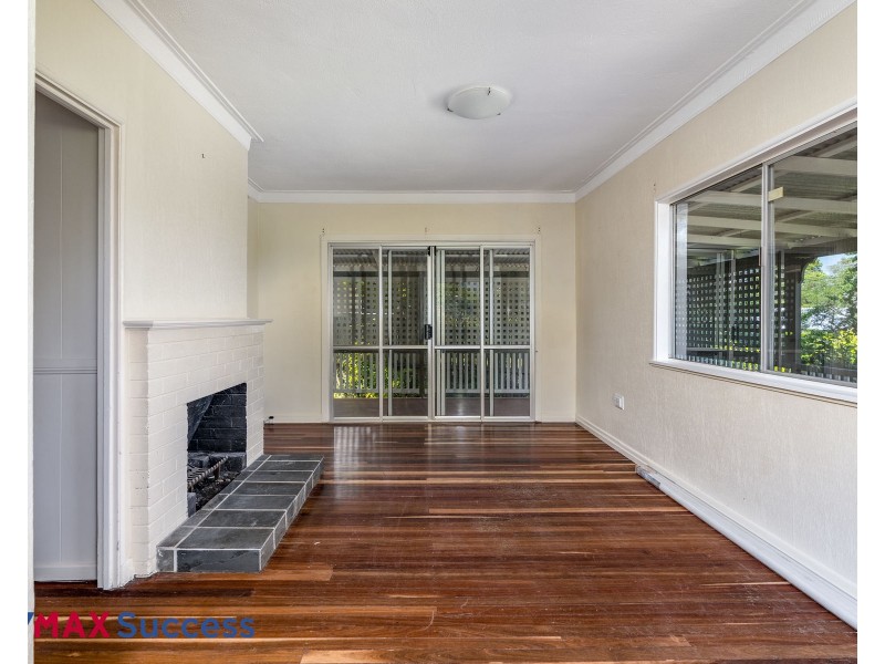 29 Alford Street, Mount Lofty QLD 4350