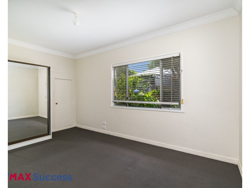 29 Alford Street, Mount Lofty QLD 4350