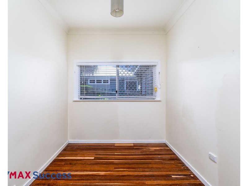 29 Alford Street, Mount Lofty QLD 4350