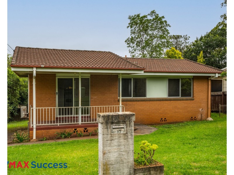 17 Chopin Street, Rockville QLD 4350