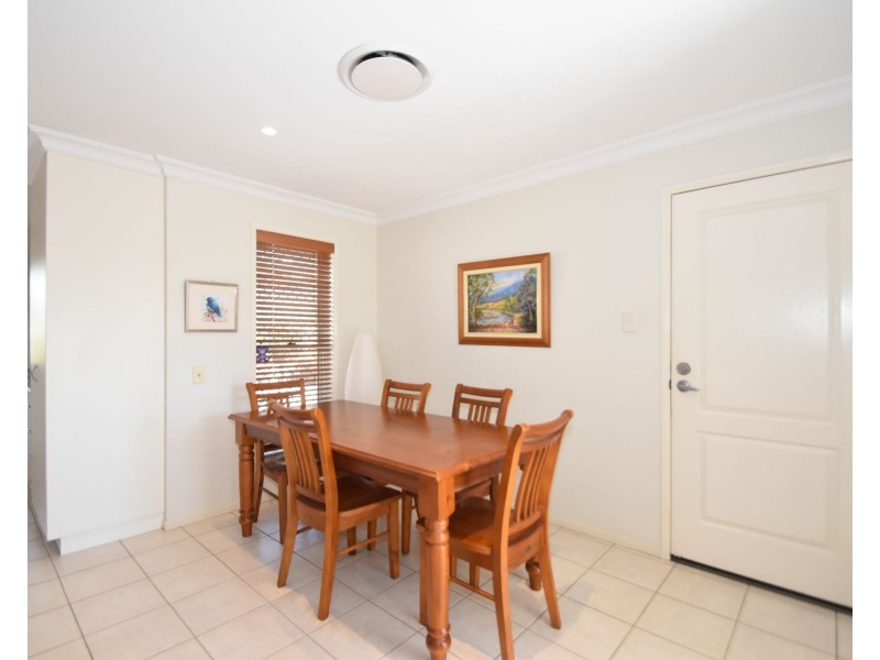 2/3 Jewell Street, Centenary Heights QLD 4350