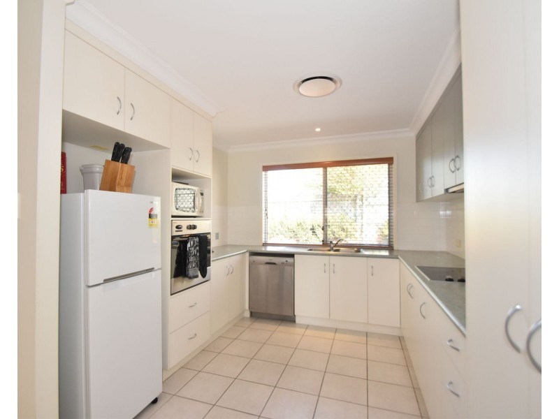2/3 Jewell Street, Centenary Heights QLD 4350