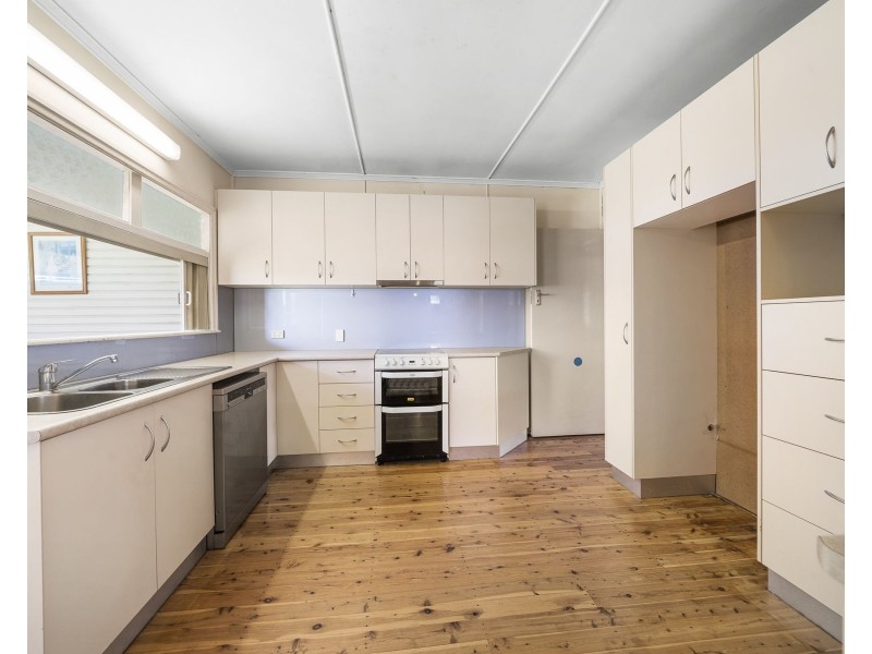 291 South Street, Harristown QLD 4350