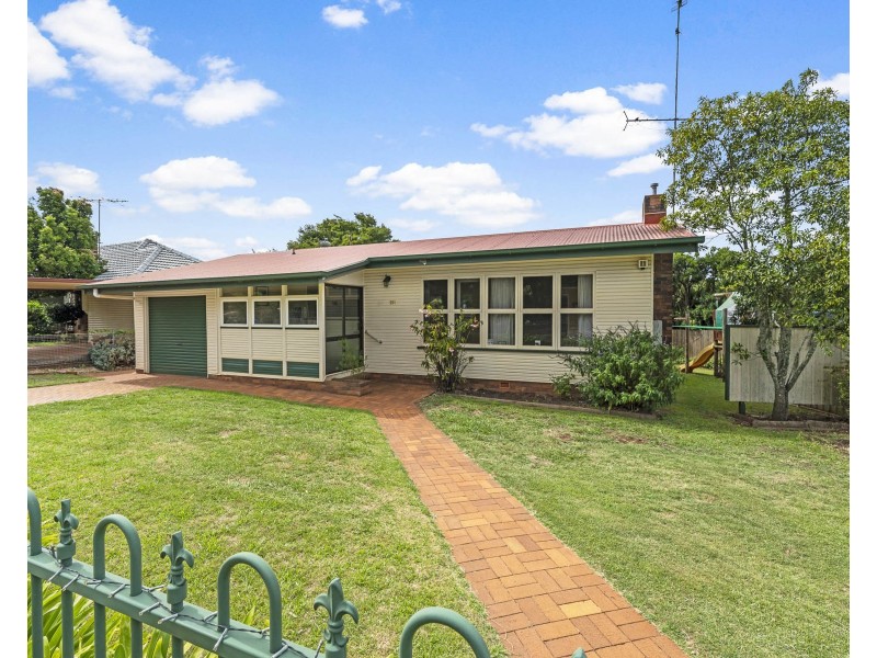 291 South Street, Harristown QLD 4350