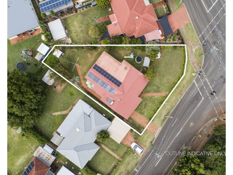 291 South Street, Harristown QLD 4350