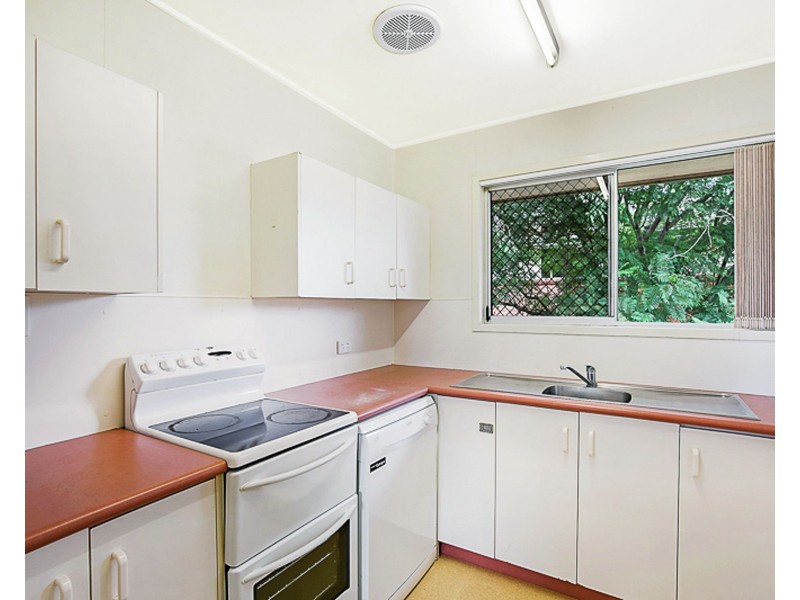 18 Festival Street, Rockville QLD 4350