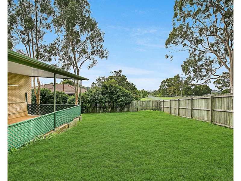 18 Festival Street, Rockville QLD 4350