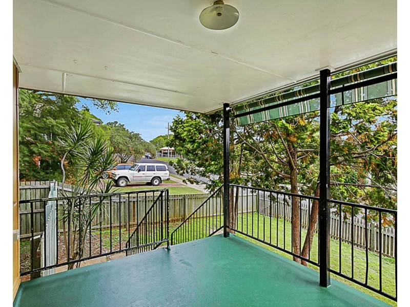 18 Festival Street, Rockville QLD 4350