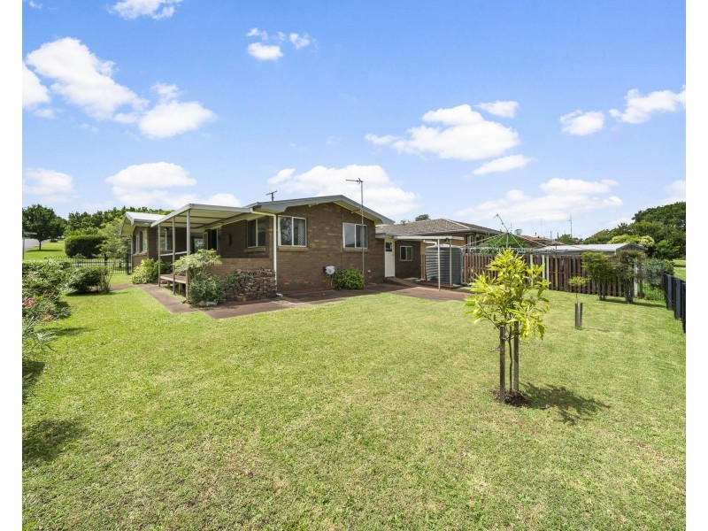 1 Balanga Court, South Toowoomba QLD 4350