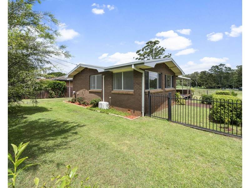 1 Balanga Court, South Toowoomba QLD 4350
