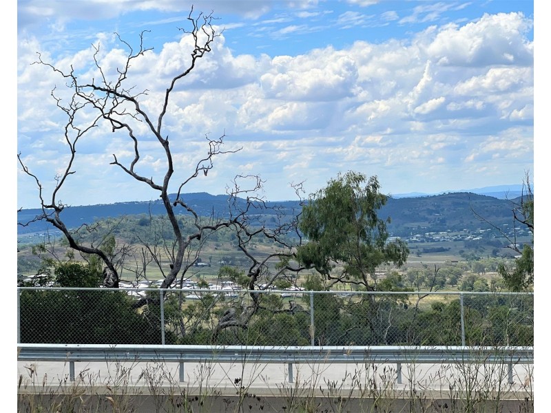 65 Reserve Road, Cranley QLD 4350