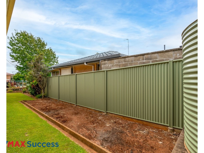 2 Diosma Street, Centenary Heights QLD 4350
