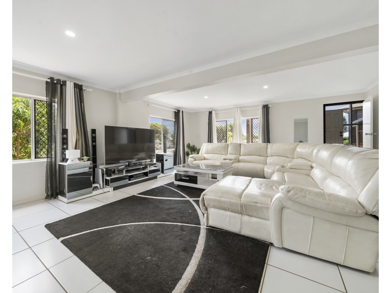 2 Charles Street, Newtown QLD 4350