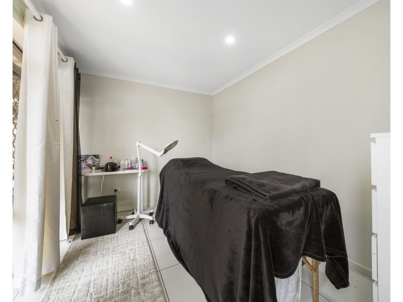 2 Charles Street, Newtown QLD 4350