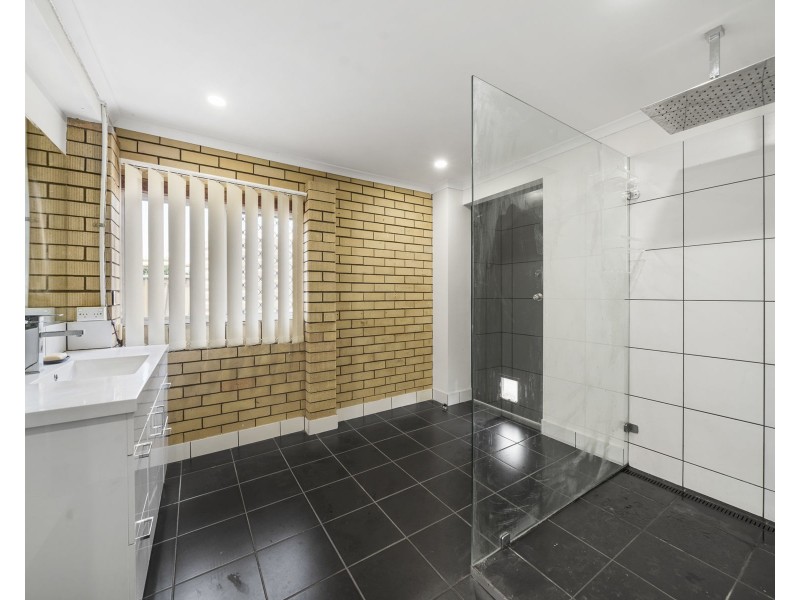 2 Charles Street, Newtown QLD 4350