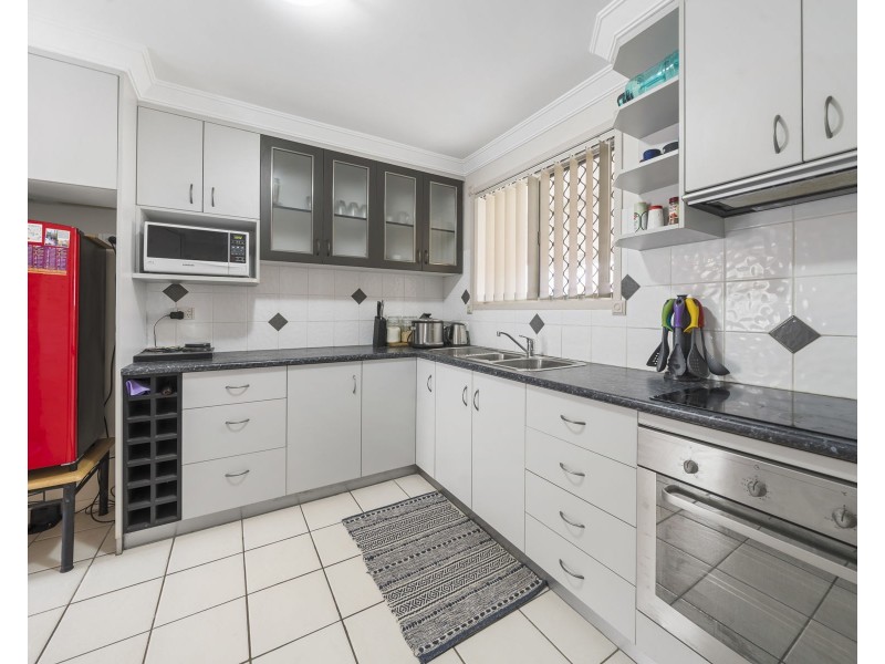 18 Kirklees Street, Newtown QLD 4350