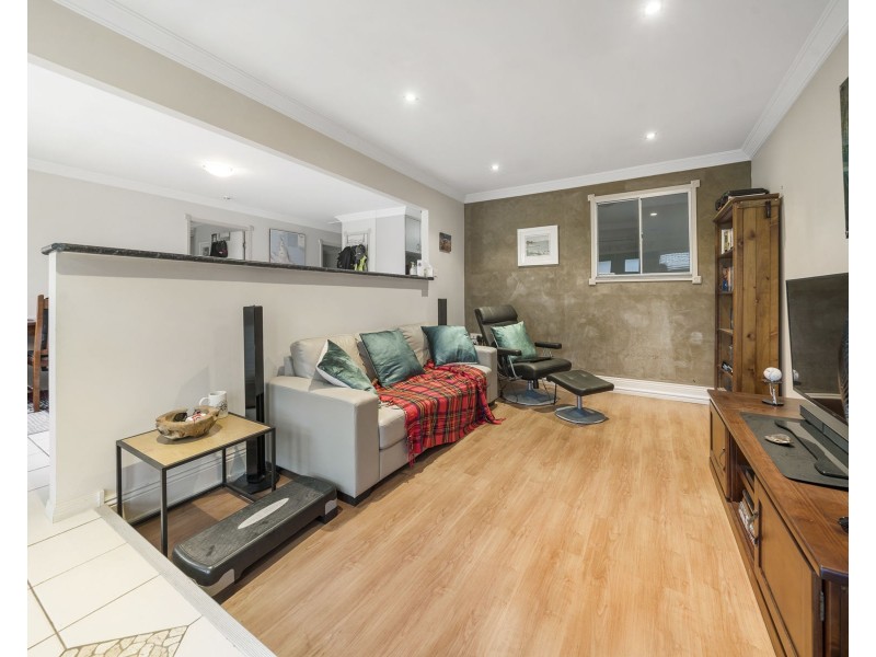 18 Kirklees Street, Newtown QLD 4350