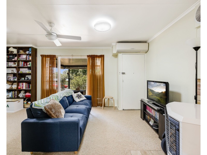 79 Hoey Street, Kearneys Spring QLD 4350