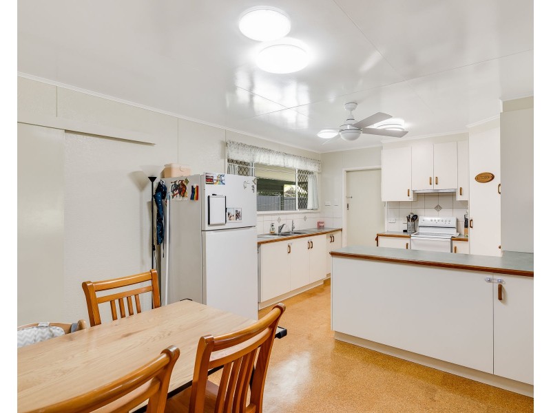 79 Hoey Street, Kearneys Spring QLD 4350
