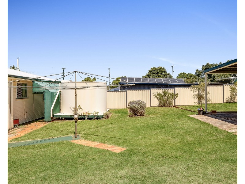 79 Hoey Street, Kearneys Spring QLD 4350