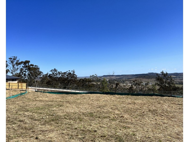 63 Reserve Road, Cranley QLD 4350