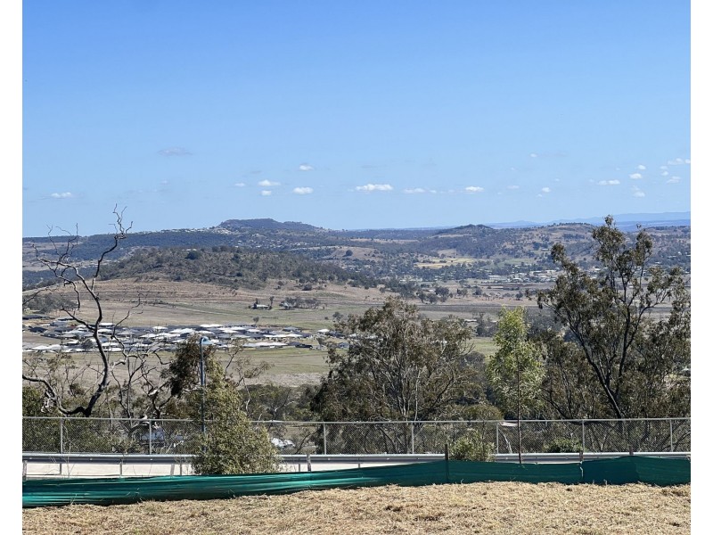 63 Reserve Road, Cranley QLD 4350